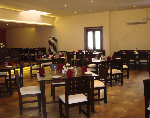 The Fort Mercara Hotel Coorg Restaurant